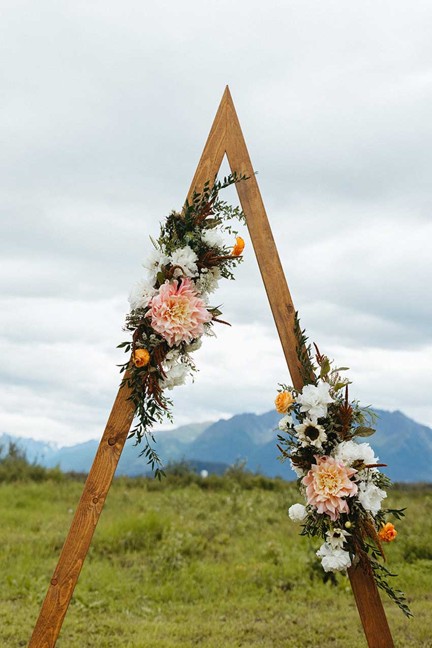 alaska wedding flower decoration